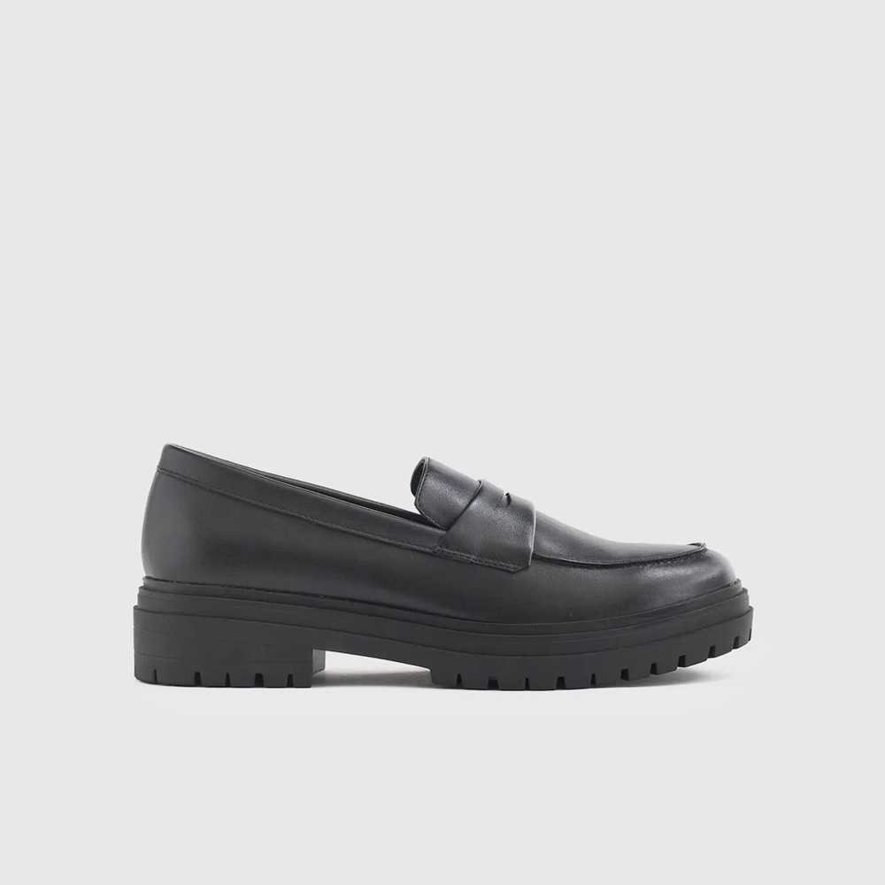 NWOT Quince Black Lug Sole Loafers